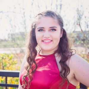 Meet your Posher, Hannah